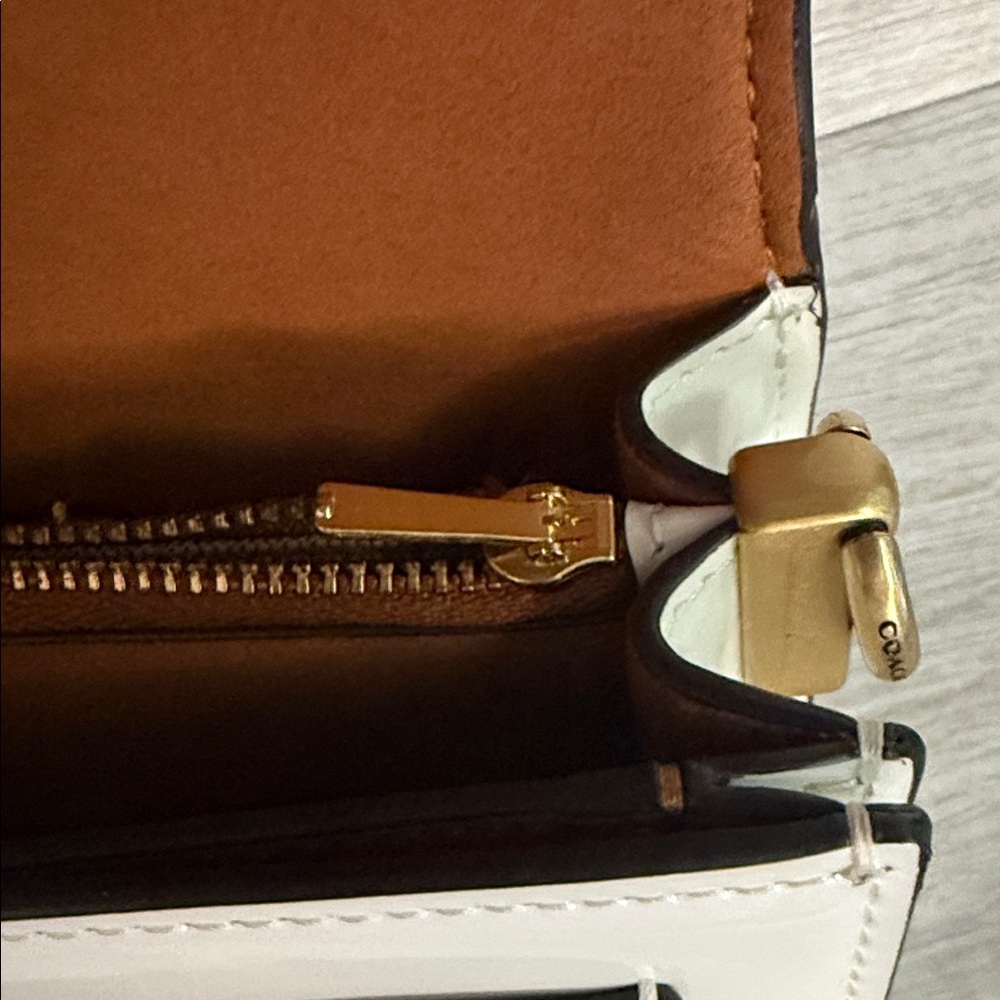 Coach White Patent Leather Tabby Shoulder Clutch only long strap - Picture 12 of 16